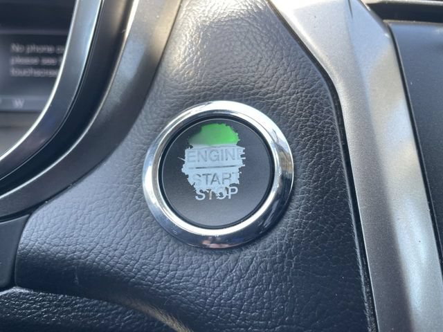 Used 2017 Ford Fusion SE w/ Fusion SE Technology Package FWD image 16