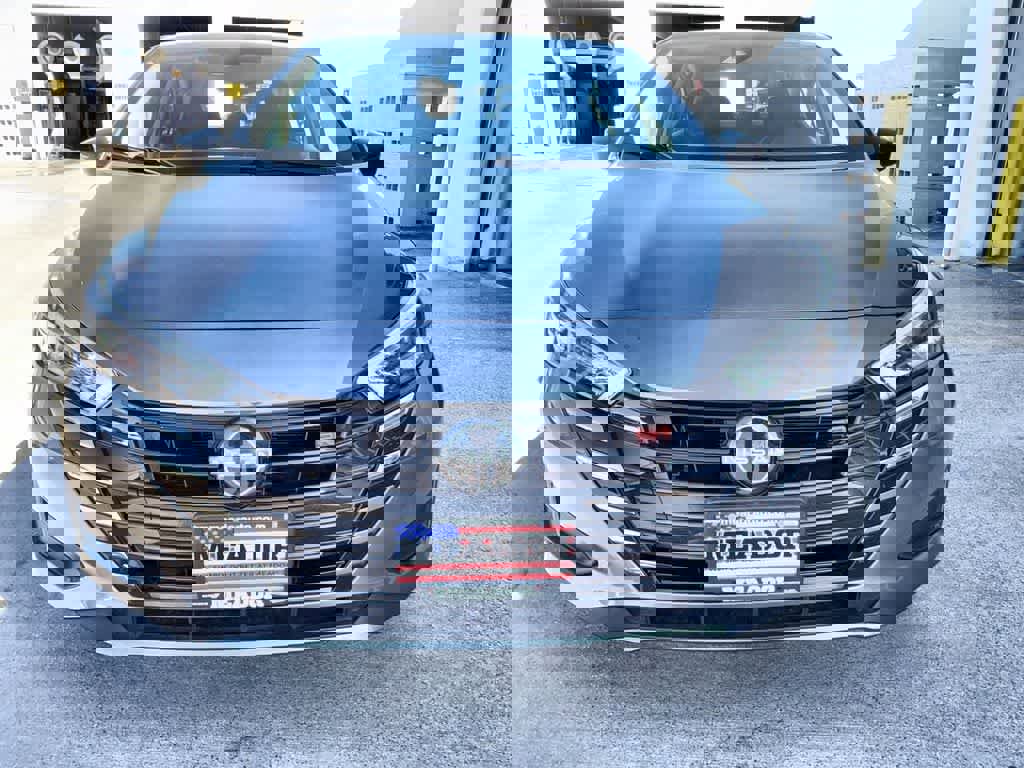 Used 2024 Nissan Versa SR image 7