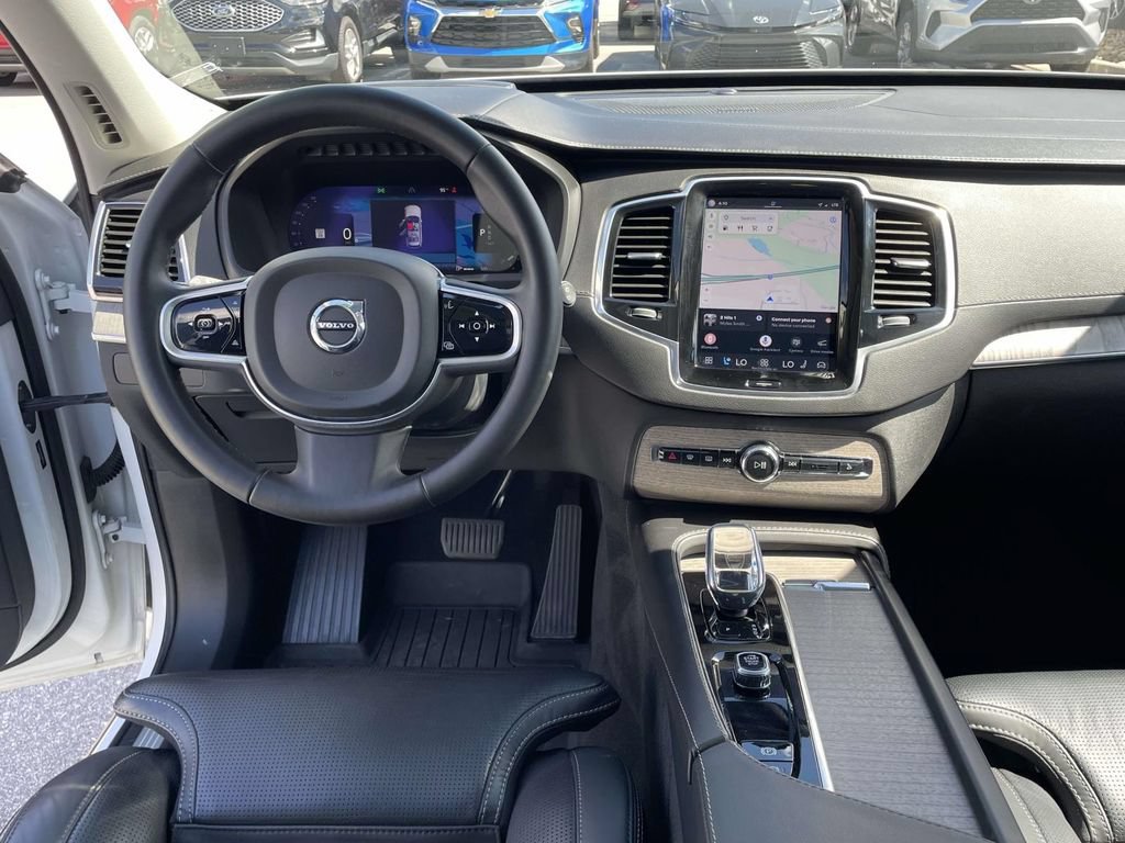 Used 2023 Volvo XC90 B6 Ultimate w/ Protection Package Premier AWD/4WD image 4