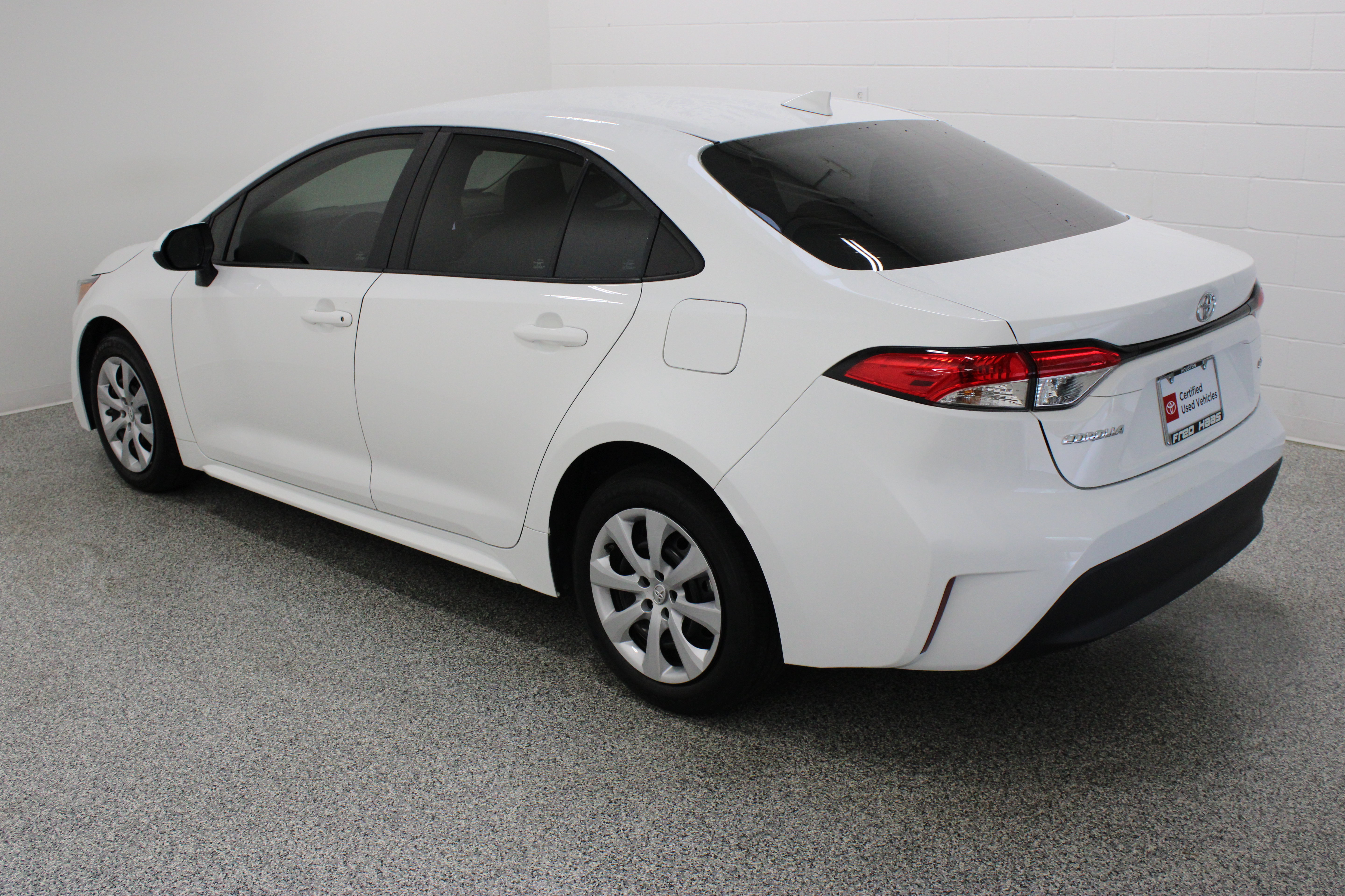 Used 2023 Toyota Corolla LE FWD image 9