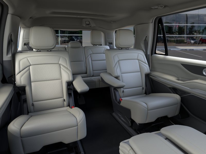 New 2026 Lincoln Navigator Premiere AWD/4WD image 11
