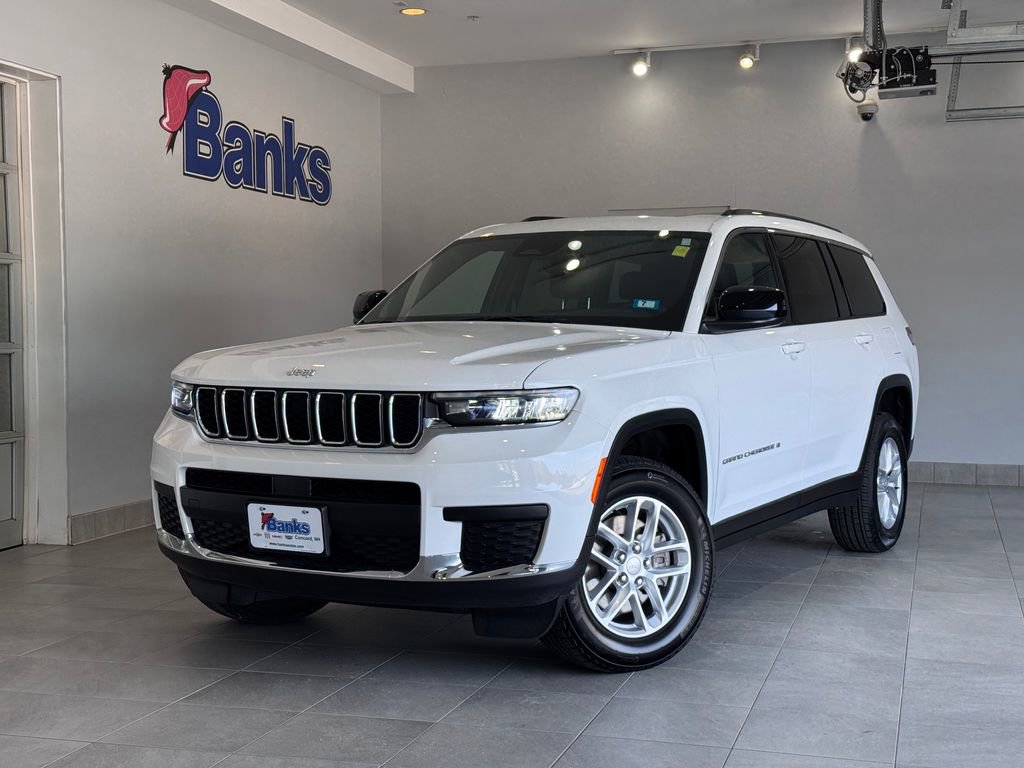 Used 2025 Jeep Grand Cherokee L Laredo AWD/4WD image 2