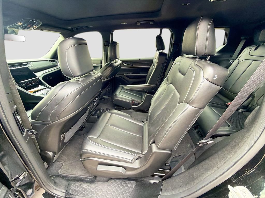 Used 2024 Jeep Grand Cherokee L Limited w/ Luxury Tech Group II image 24