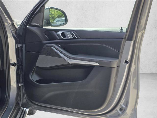 Used 2025 BMW X5 xDrive40i AWD/4WD image 10