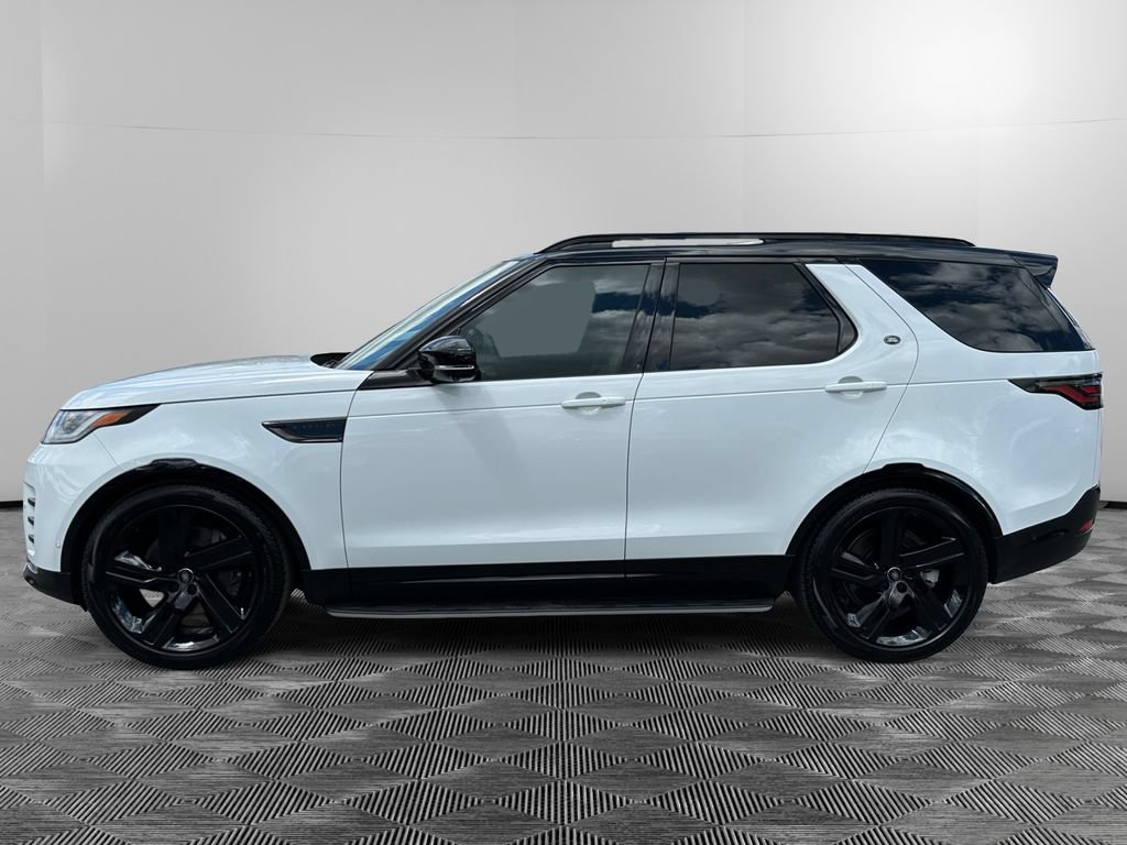 Used 2024 Land Rover Discovery Dynamic SE AWD/4WD image 2