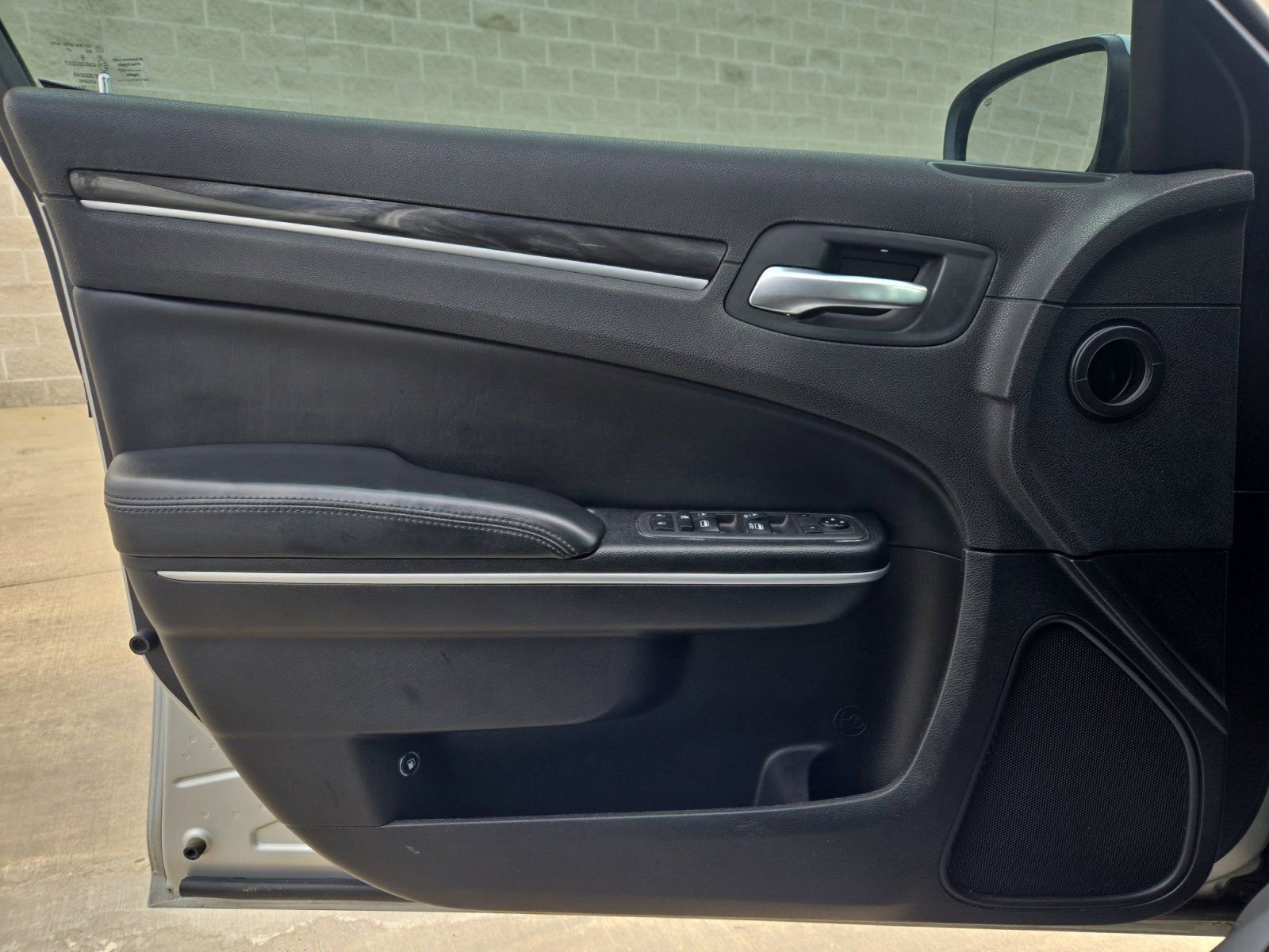 Used 2020 Chrysler 300 Touring w/ Driver Convenience Group image 19