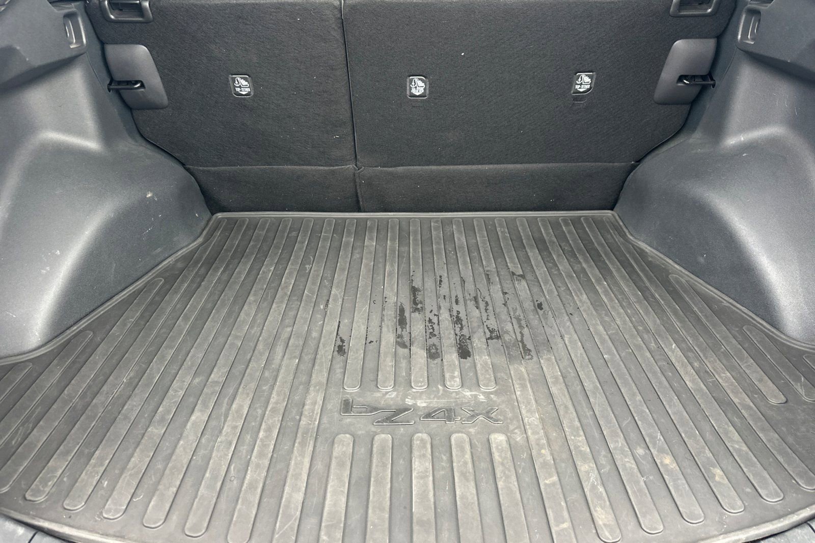 Used 2023 Toyota bZ4X Limited image 18