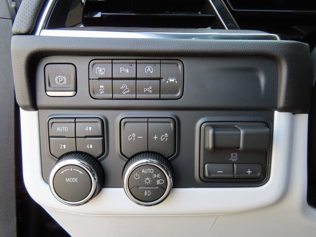 New 2026 Chevrolet Tahoe Premier w/ Sun And Tow Package AWD/4WD image 14
