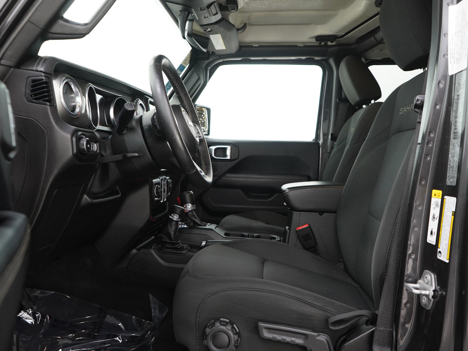 Used 2019 Jeep Wrangler Unlimited Sahara w/ Uconnect 4C Nav & Sound Group AWD/4WD image 23
