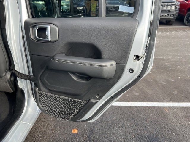 Used 2023 Jeep Wrangler Unlimited Sahara image 16
