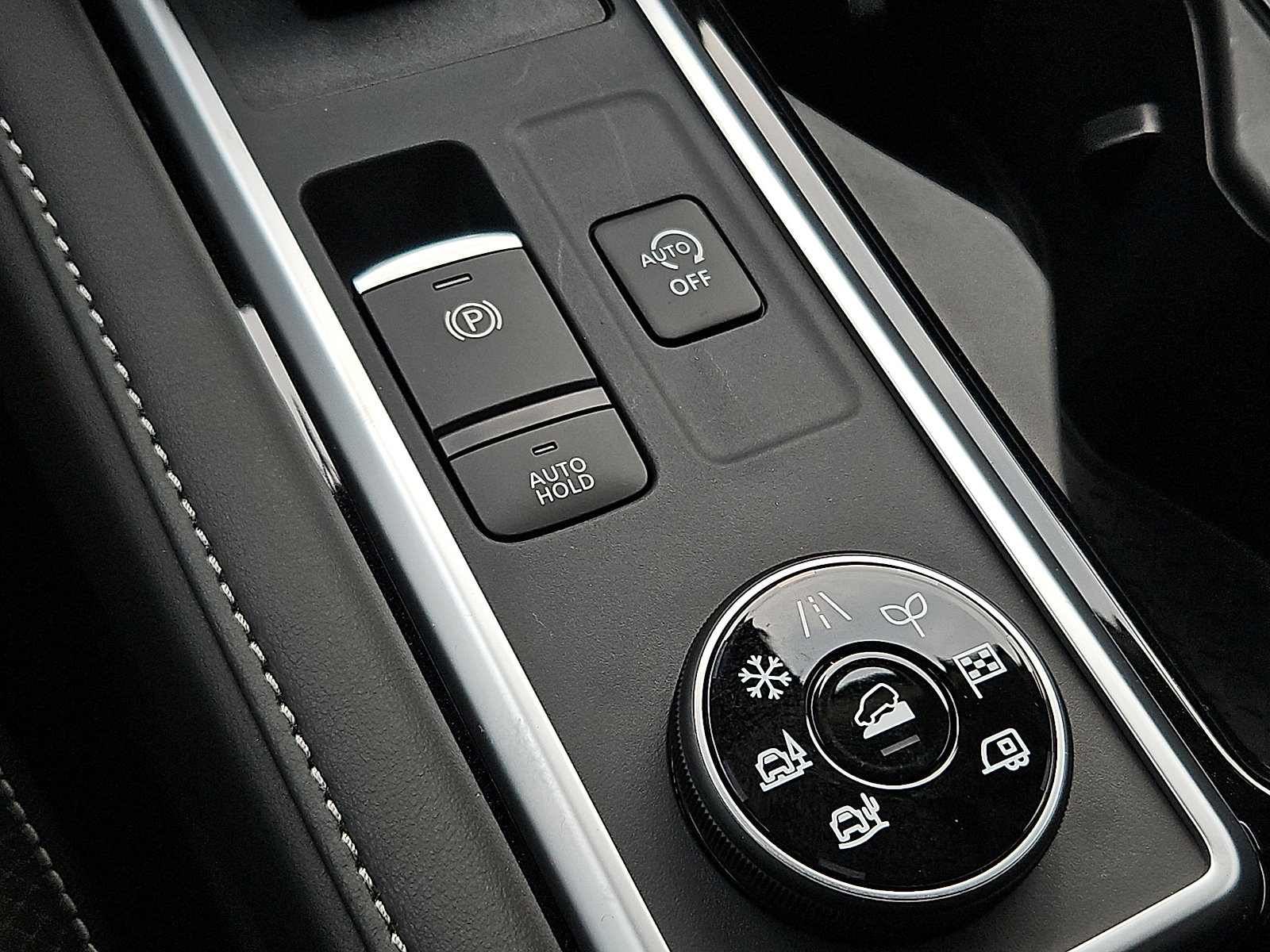 New 2026 Nissan Pathfinder SL AWD/4WD image 18