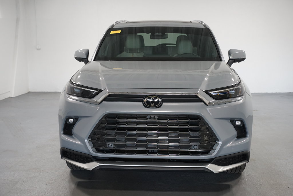 Used 2026 Toyota Grand Highlander AWD Hybrid image 2