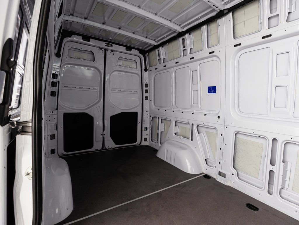 Used 2025 Mercedes-Benz Sprinter 2500 image 25