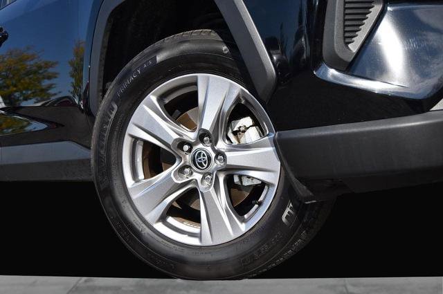 Used 2025 Toyota RAV4 XLE image 3