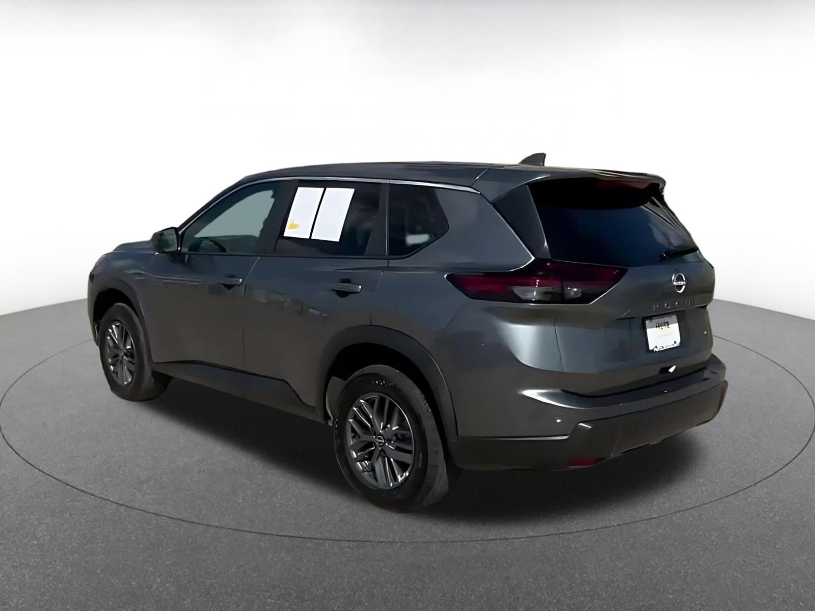 Used 2026 Nissan Rogue SV AWD/4WD image 12