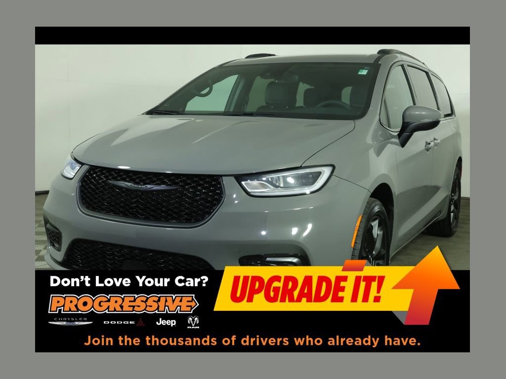Used 2023 Chrysler Pacifica Touring-L w/ Uconnect Theater Family Group AWD/4WD image 1