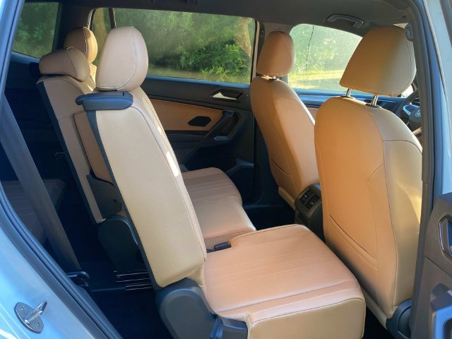 Used 2024 Volkswagen Tiguan SE FWD image 34