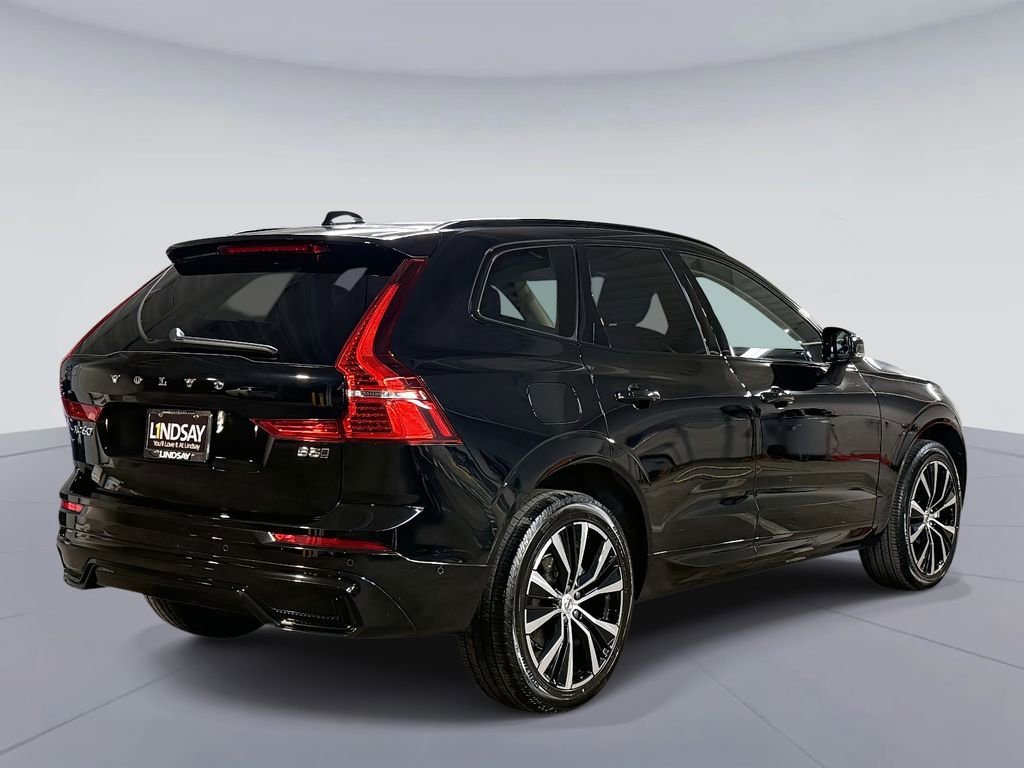 Used 2025 Volvo XC60 B5 Plus image 10
