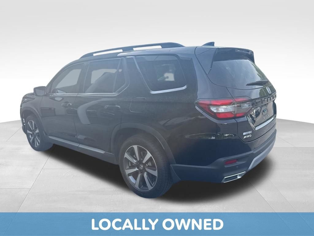 Used 2025 Honda Pilot Elite image 6