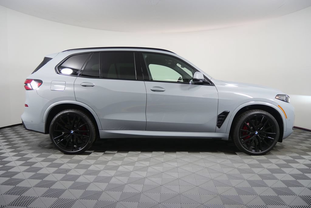 Used 2026 BMW X5 sDrive40i w/ M Sport Package RWD image 7
