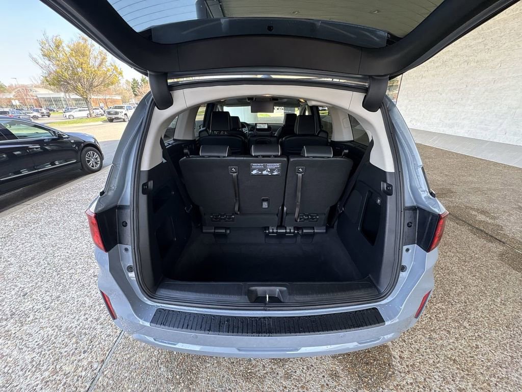 Used 2025 Honda Odyssey Elite image 27