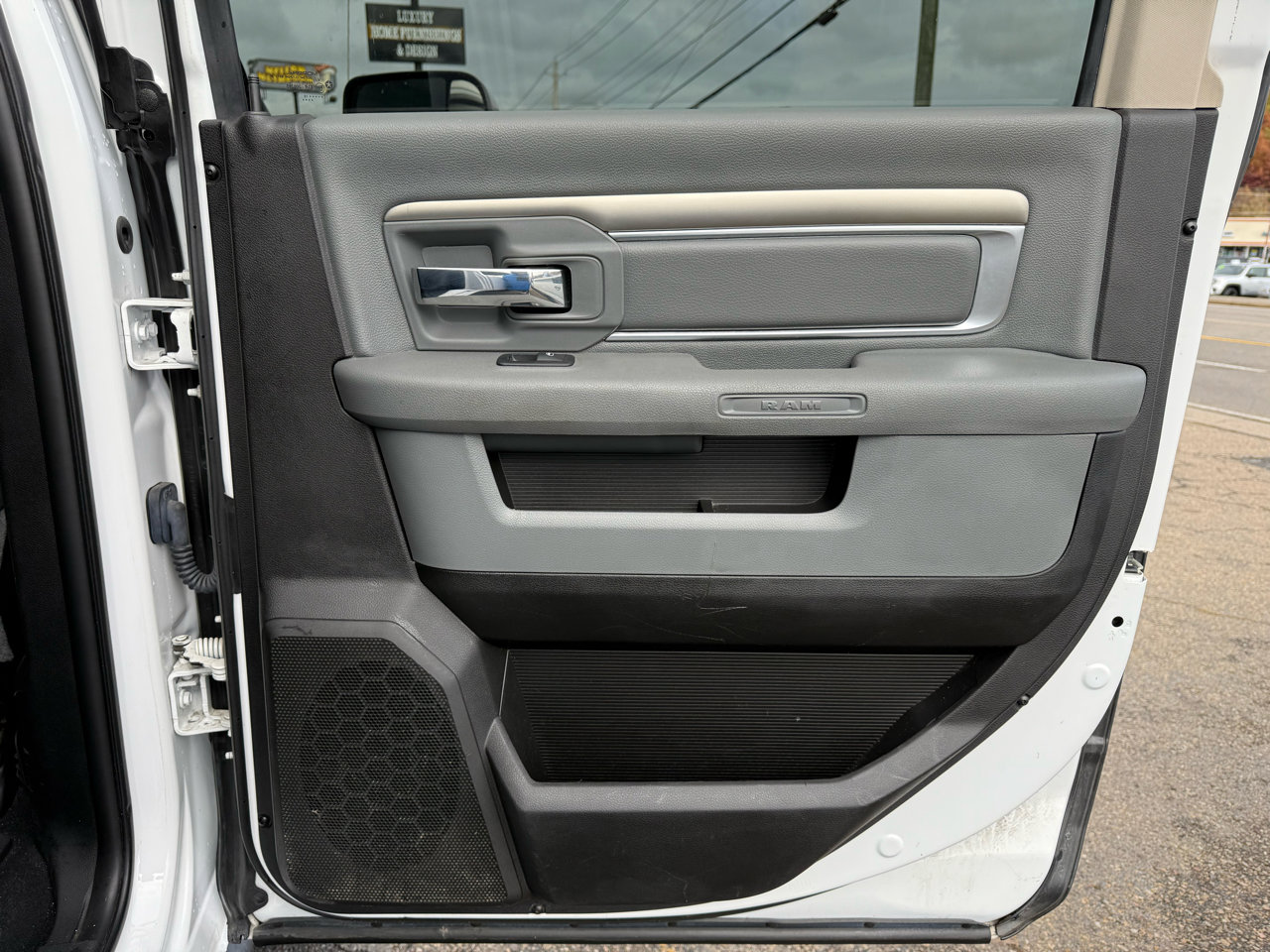 Used 2018 RAM 2500 SLT image 21