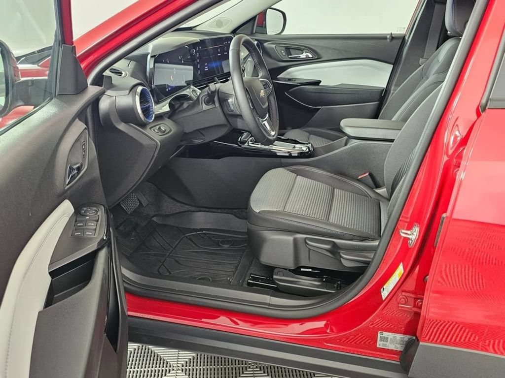 New 2026 Chevrolet Trax LT w/ Driver Confidence Package FWD image 21