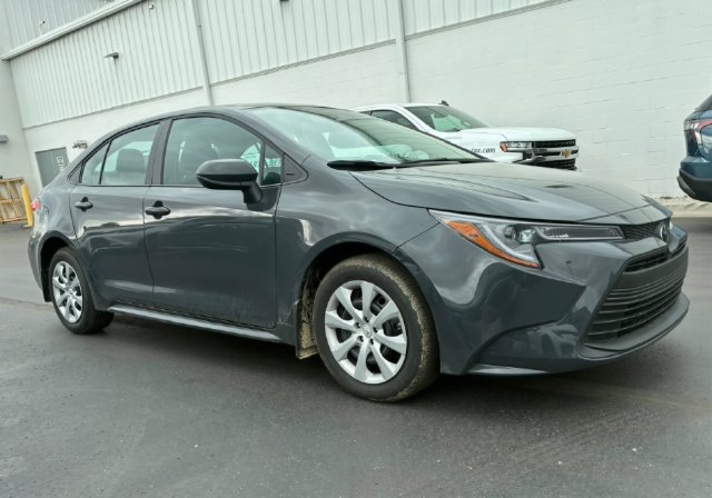 Used 2026 Toyota Corolla LE FWD image 3