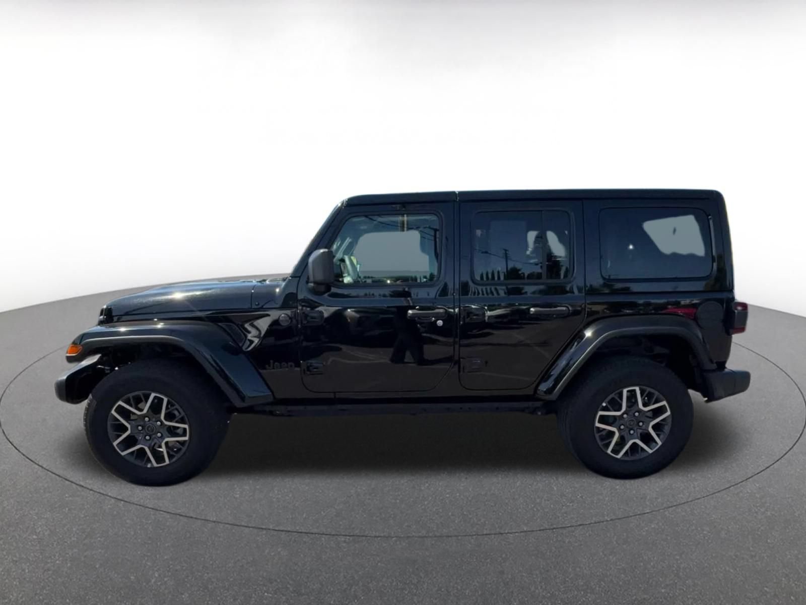 Used 2025 Jeep Wrangler Unlimited Sahara AWD/4WD image 7