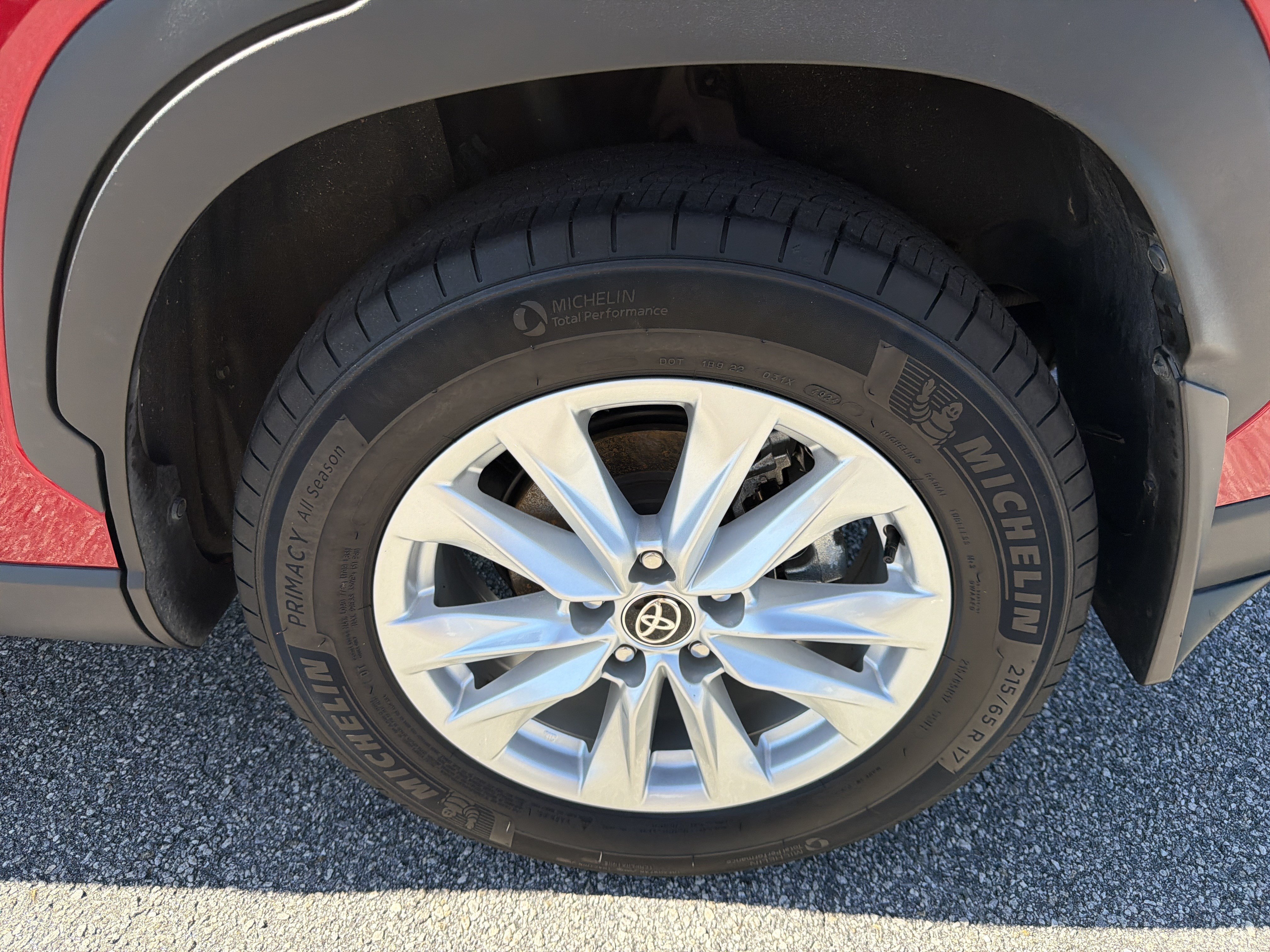 Certified 2025 Toyota Corolla Cross LE FWD image 30