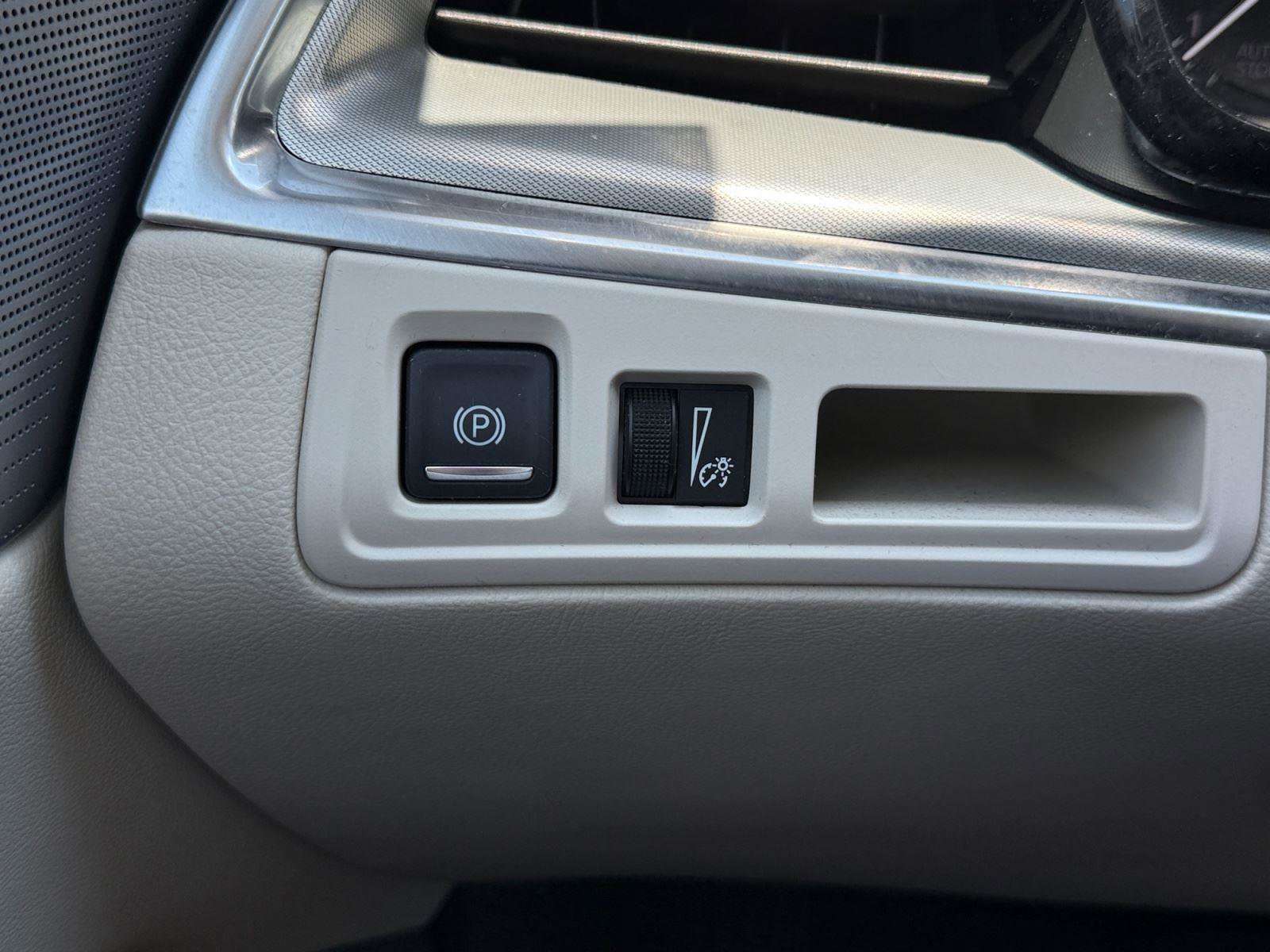 Used 2023 Cadillac XT5 Premium Luxury w/ LPO, Floor Liner Package AWD/4WD image 25