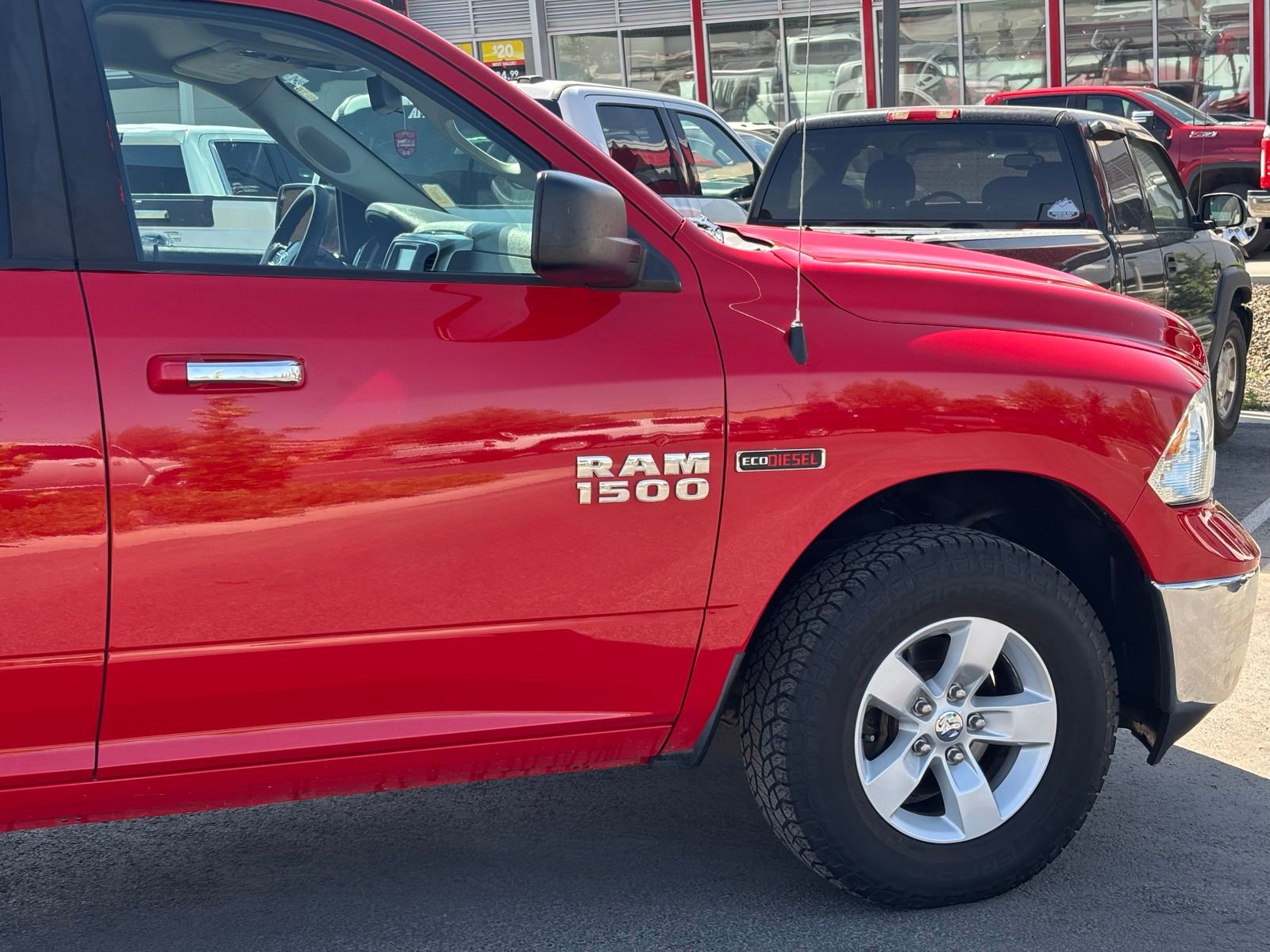 Used 2016 RAM 1500 Classic SLT w/ Cold Weather Group AWD/4WD image 4