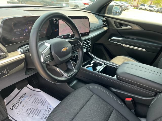 Used 2025 Chevrolet Traverse LT AWD/4WD image 15