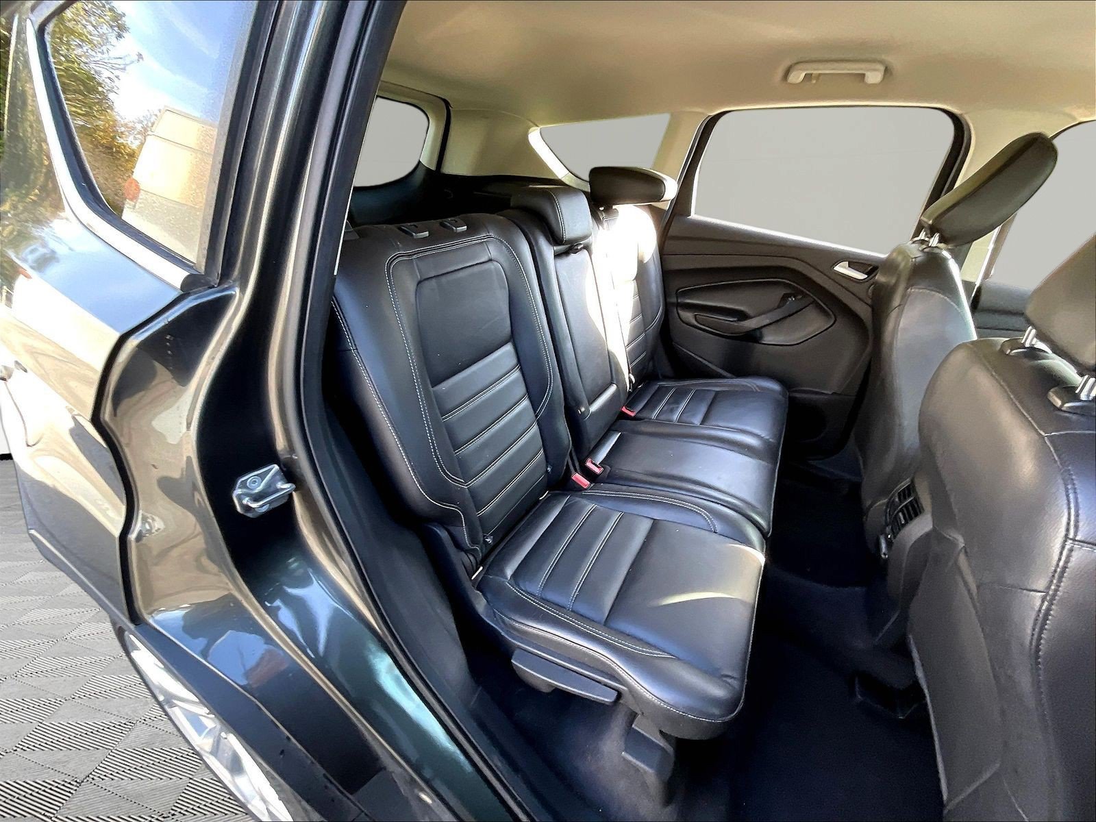Used 2019 Ford Escape Titanium AWD/4WD image 26