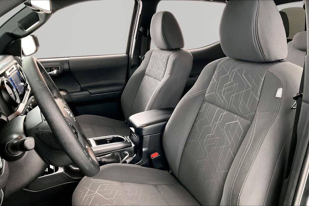 Used 2016 Toyota Tacoma TRD Off-Road w/ Premium & Technology Package image 19