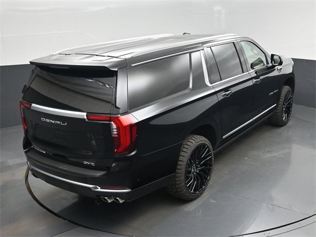 Used 2025 GMC Yukon XL Denali w/ Sun & Power Step Package image 47