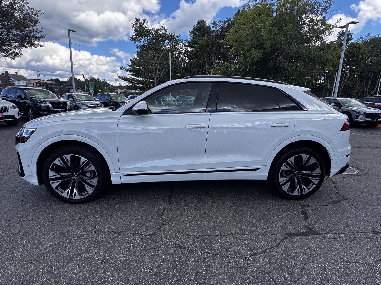 Used 2025 Audi Q8 Premium AWD/4WD image 4