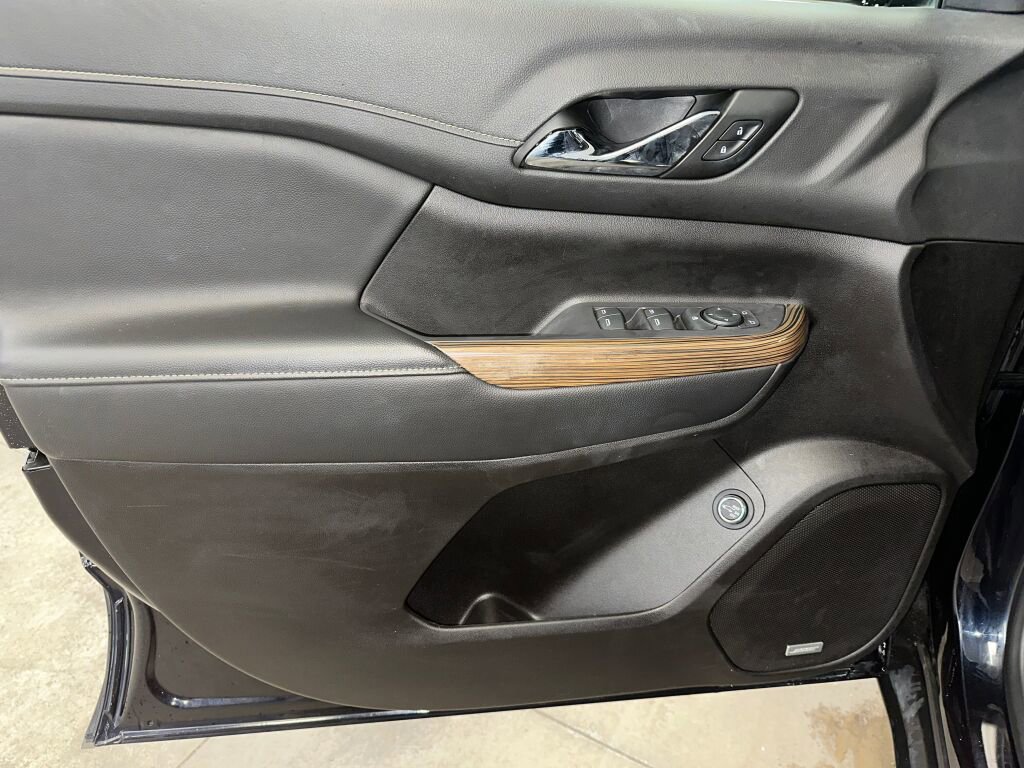 Certified 2022 GMC Acadia SLE w/ Driver Convenience Package image 4