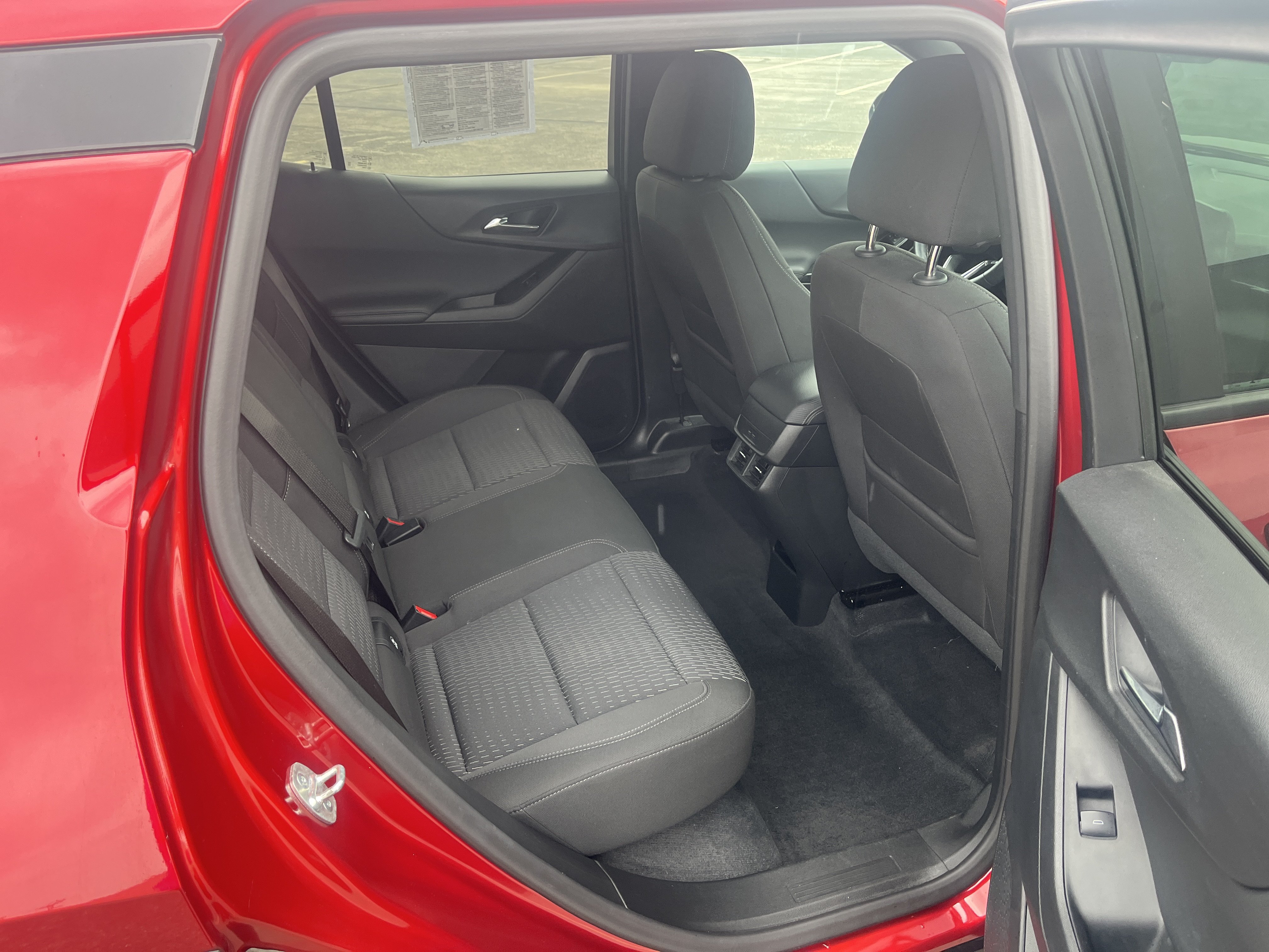 Used 2025 Chevrolet Equinox LT w/ Safety and Technology Package FWD image 12