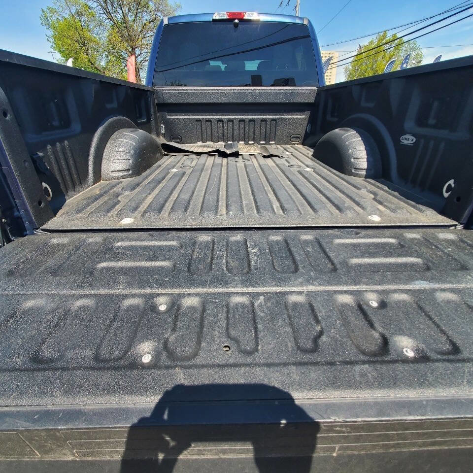 Used 2017 Ford F350 XLT w/ XLT Premium Package AWD/4WD image 5