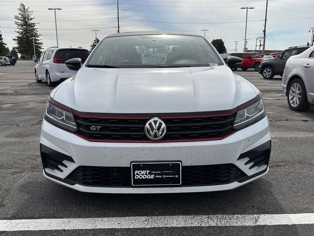 Used 2018 Volkswagen Passat 3.6 FWD image 2