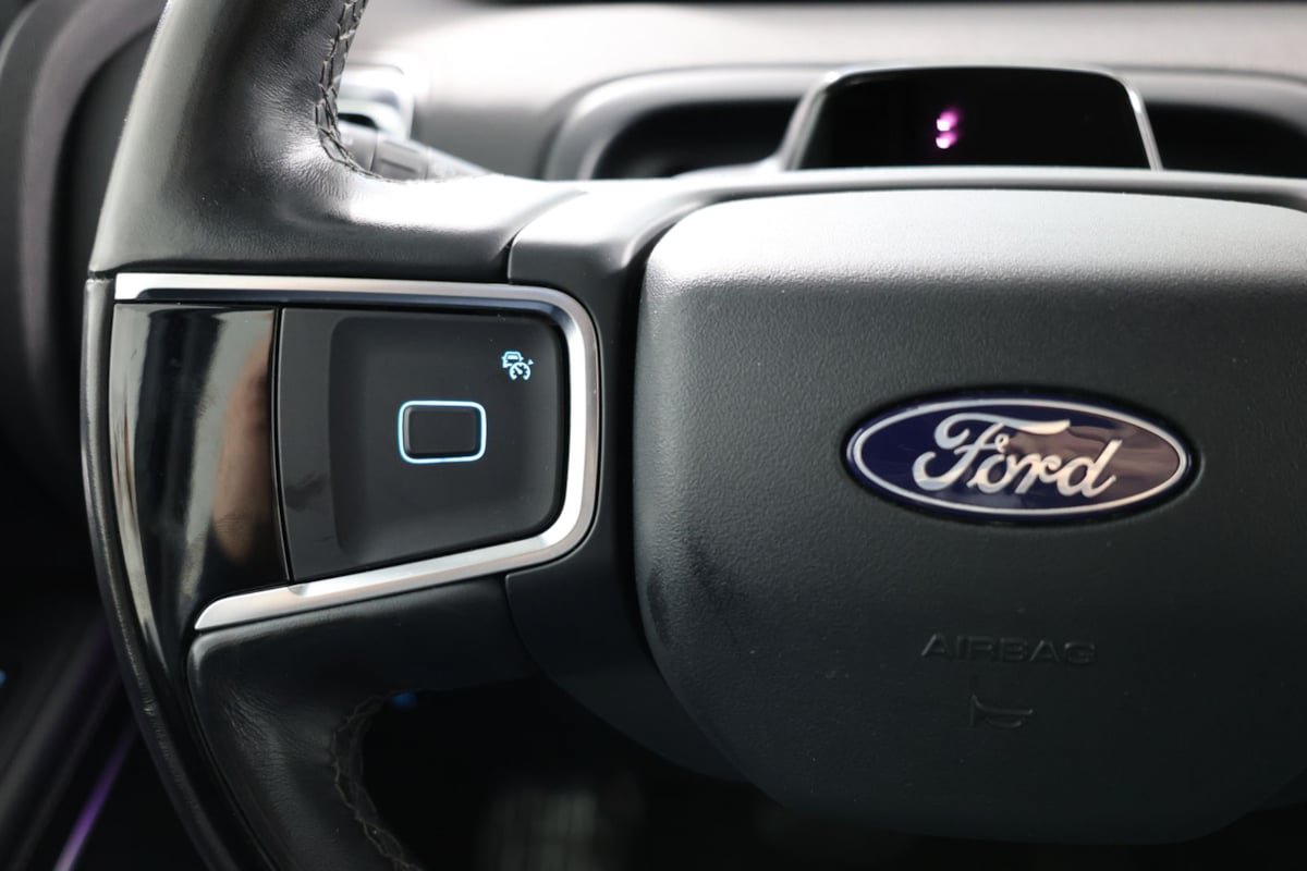 Used 2025 Ford Expedition Platinum AWD/4WD image 28