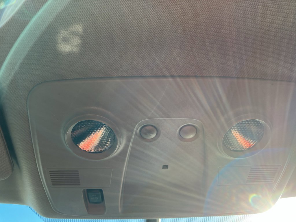 Used 2016 GMC Acadia SLE image 25