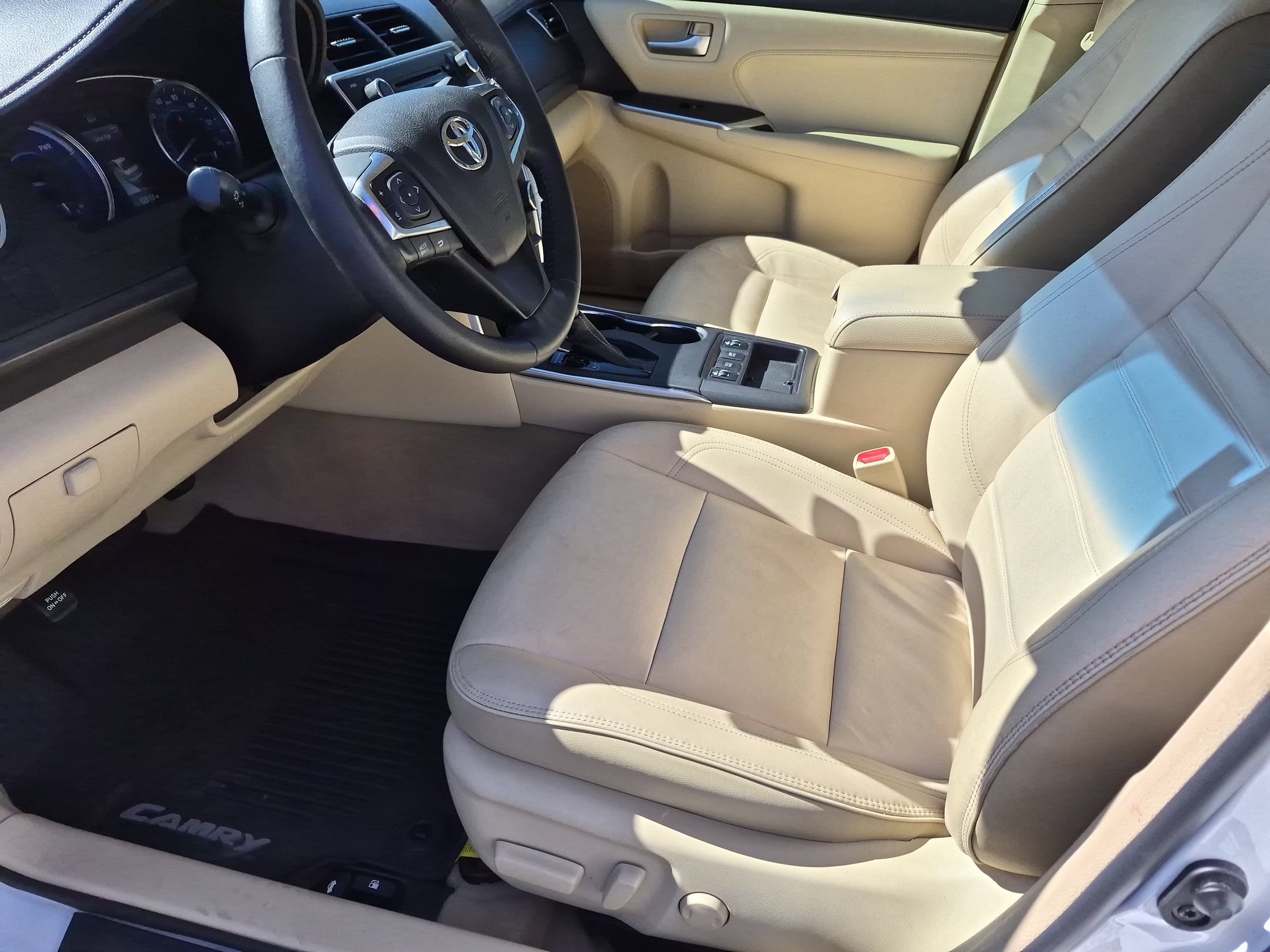 Used 2017 Toyota Camry XLE FWD image 14