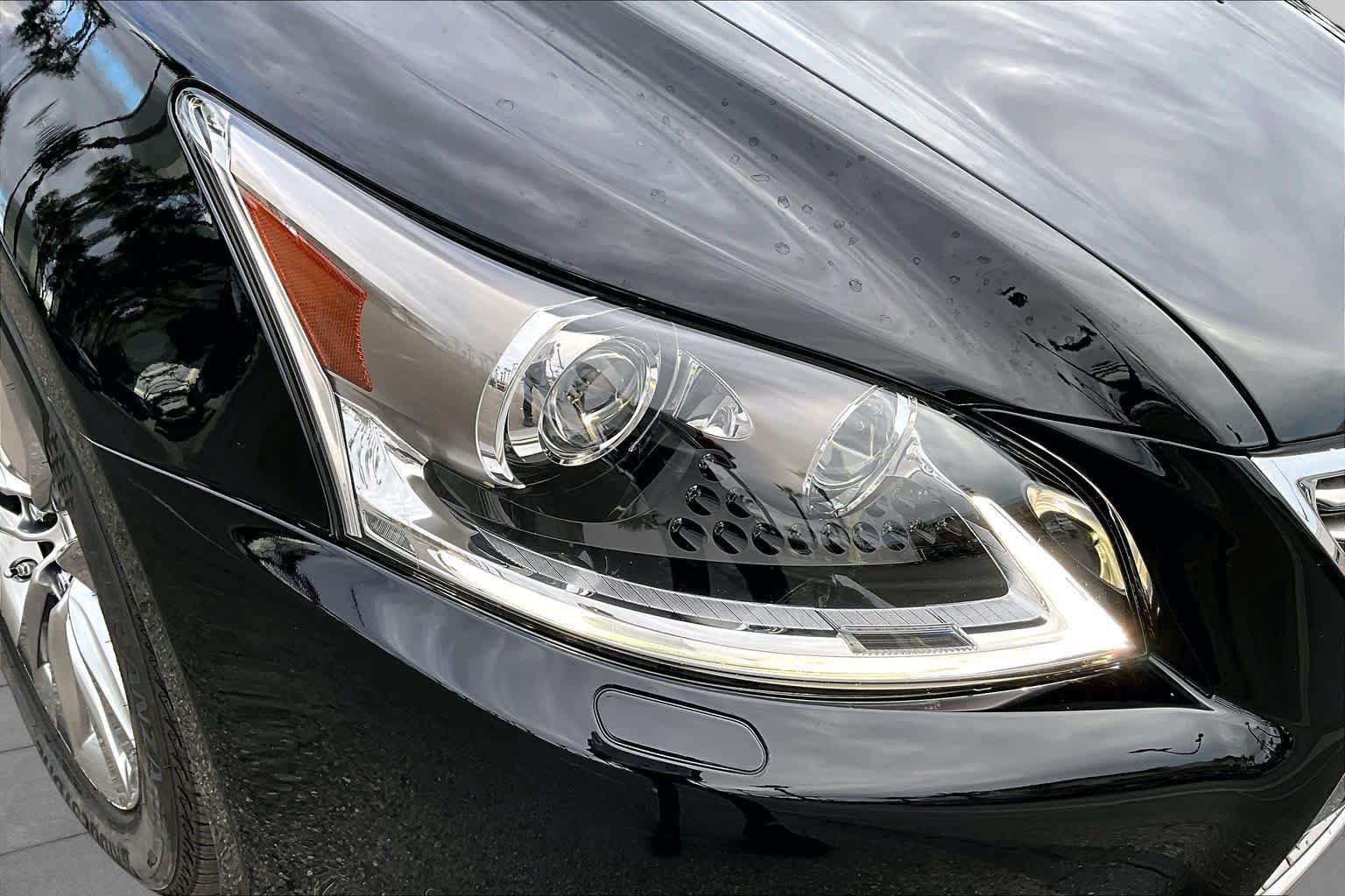 Used 2016 Lexus LS 460 w/ Comfort Package RWD image 25