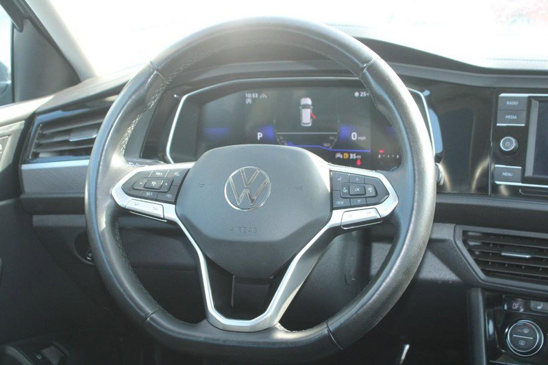 Used 2024 Volkswagen Jetta SE image 14