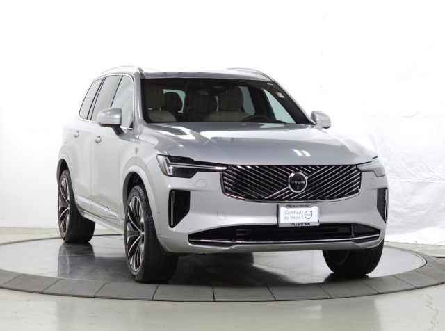 Used 2025 Volvo XC90 B5 Plus image 1