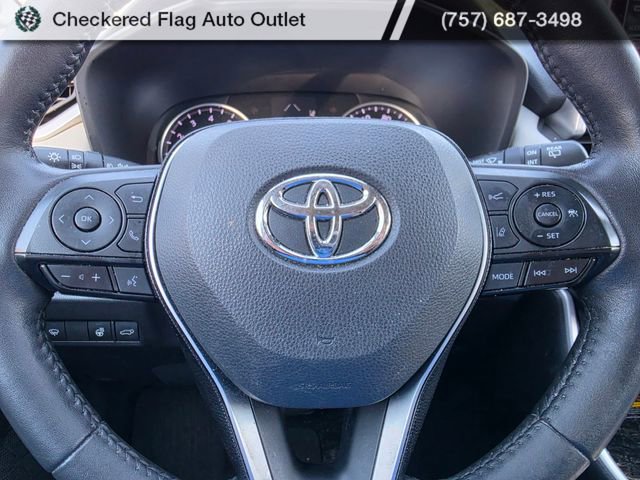 Used 2020 Toyota RAV4 XLE Premium AWD/4WD image 15