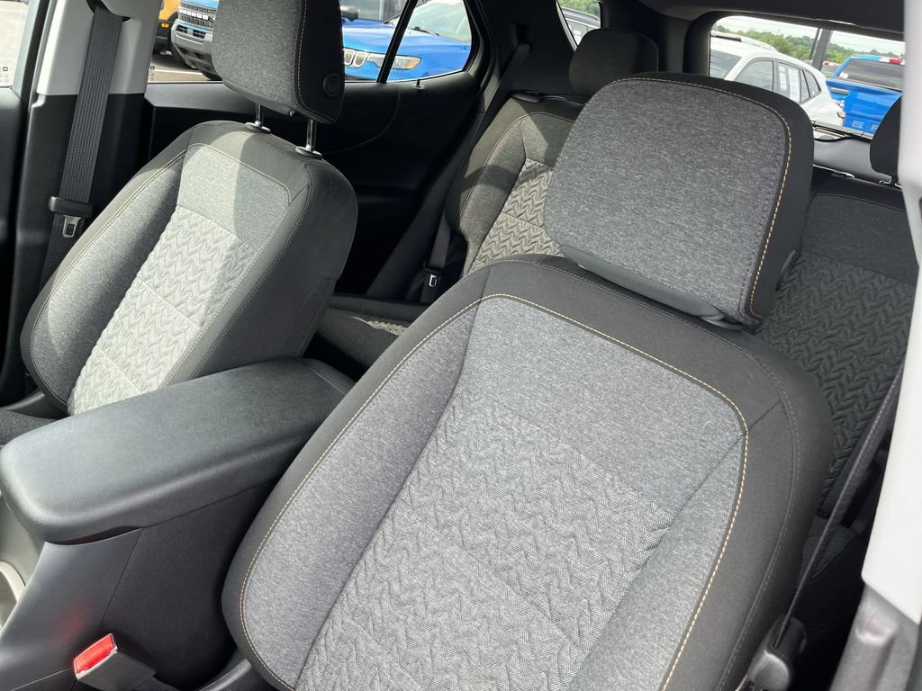 Used 2024 Chevrolet Equinox LT w/ LPO, Floor Liner Package FWD image 11