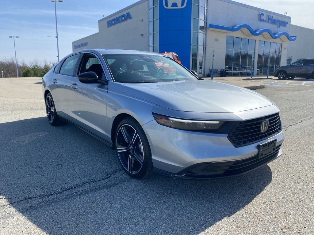 Used 2025 Honda Accord Sport image 1